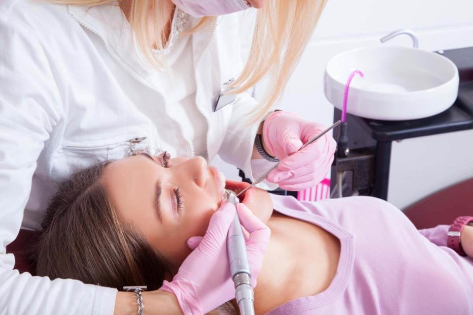 Co to jest stomatologia zachowawcza i czym się zajmuje?